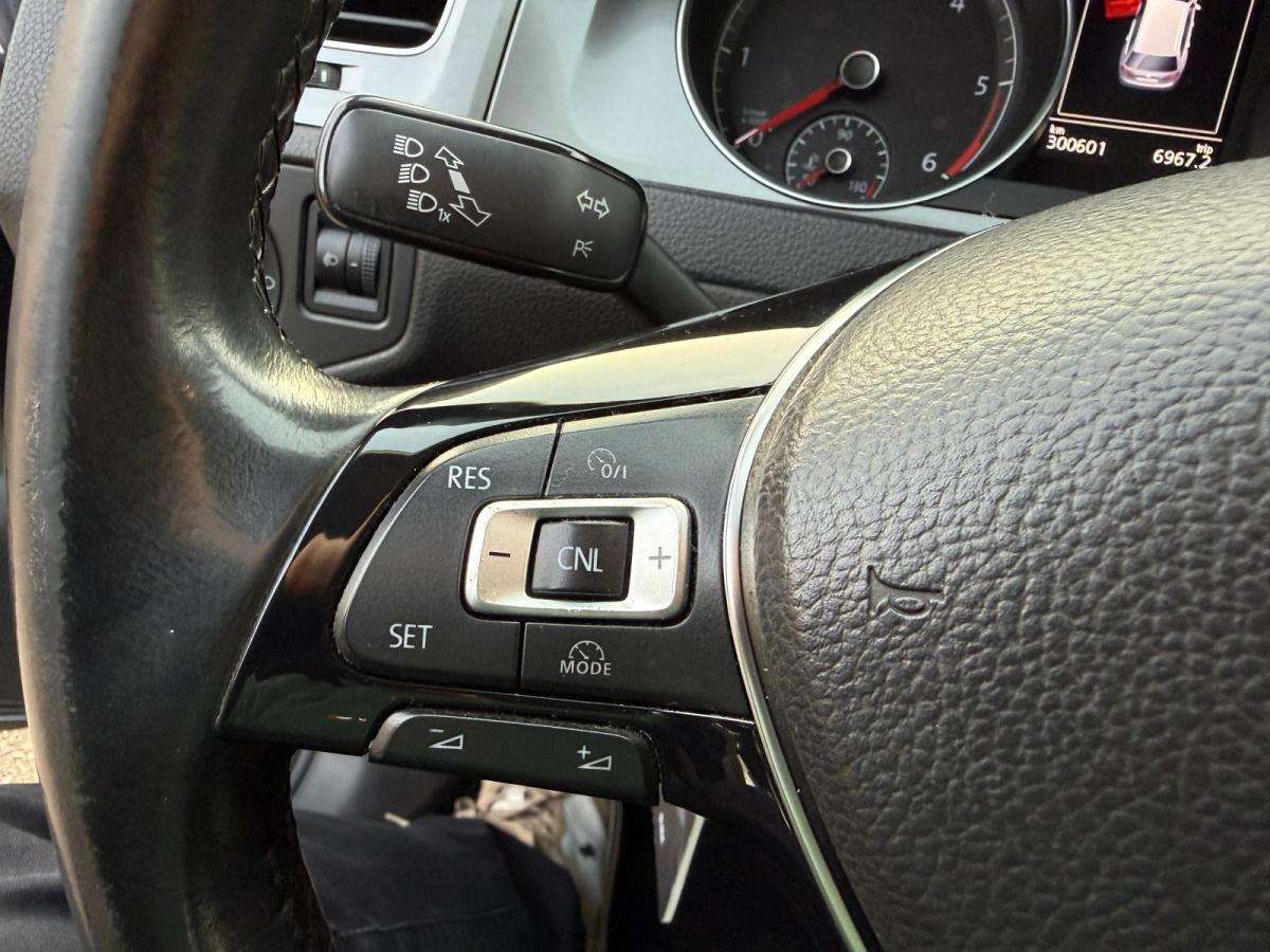 volkswagen-golf-variant-2015-diesel-1598cc