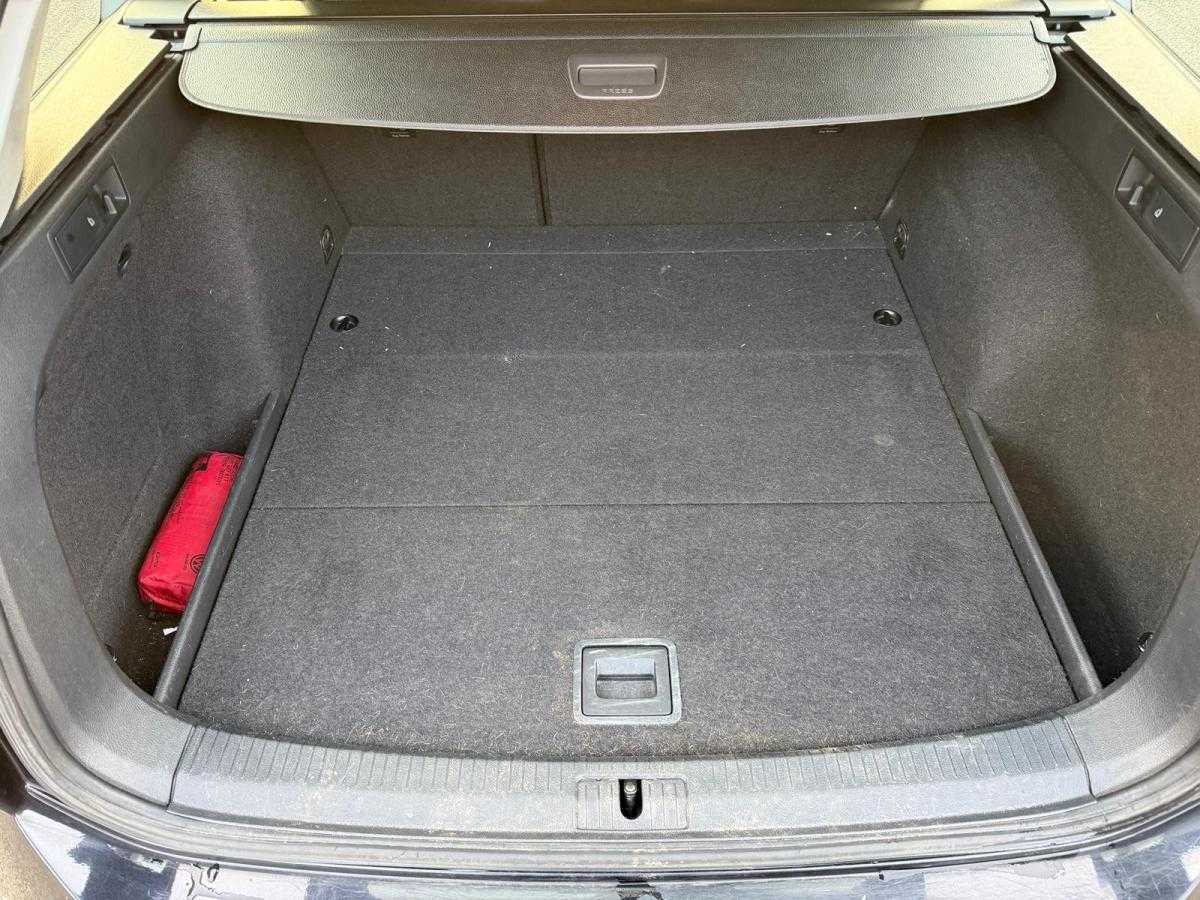 volkswagen-golf-variant-2015-diesel-1598cc