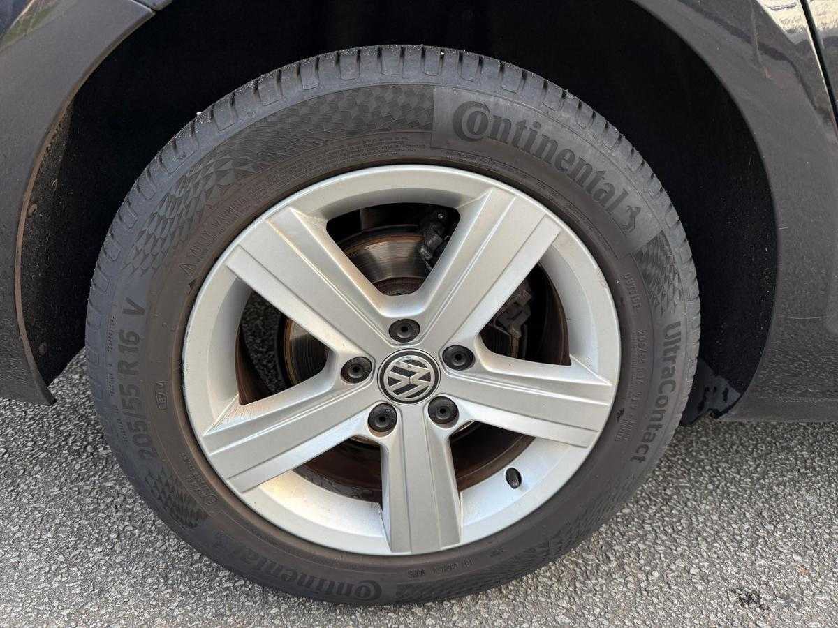 volkswagen-golf-variant-2015-diesel-1598cc