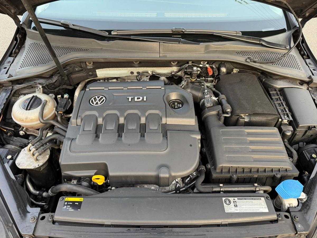 volkswagen-golf-variant-2015-diesel-1598cc