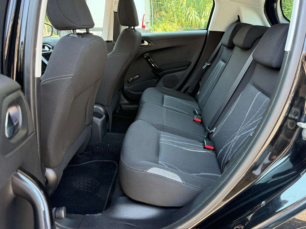peugeot-208-2015-gasolina-999cc