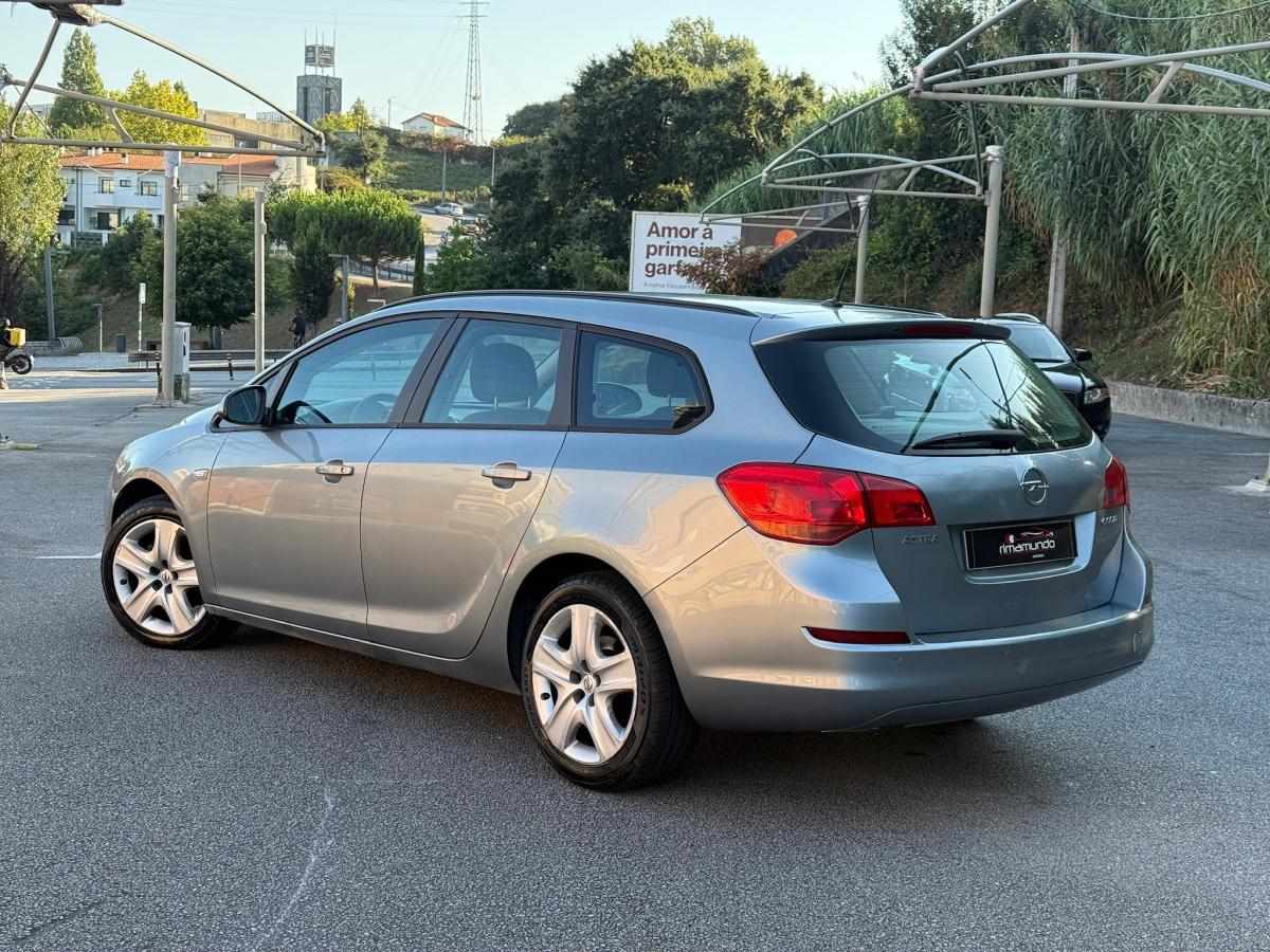 opel-astra-sport-tourer-2011-diesel-1248cc