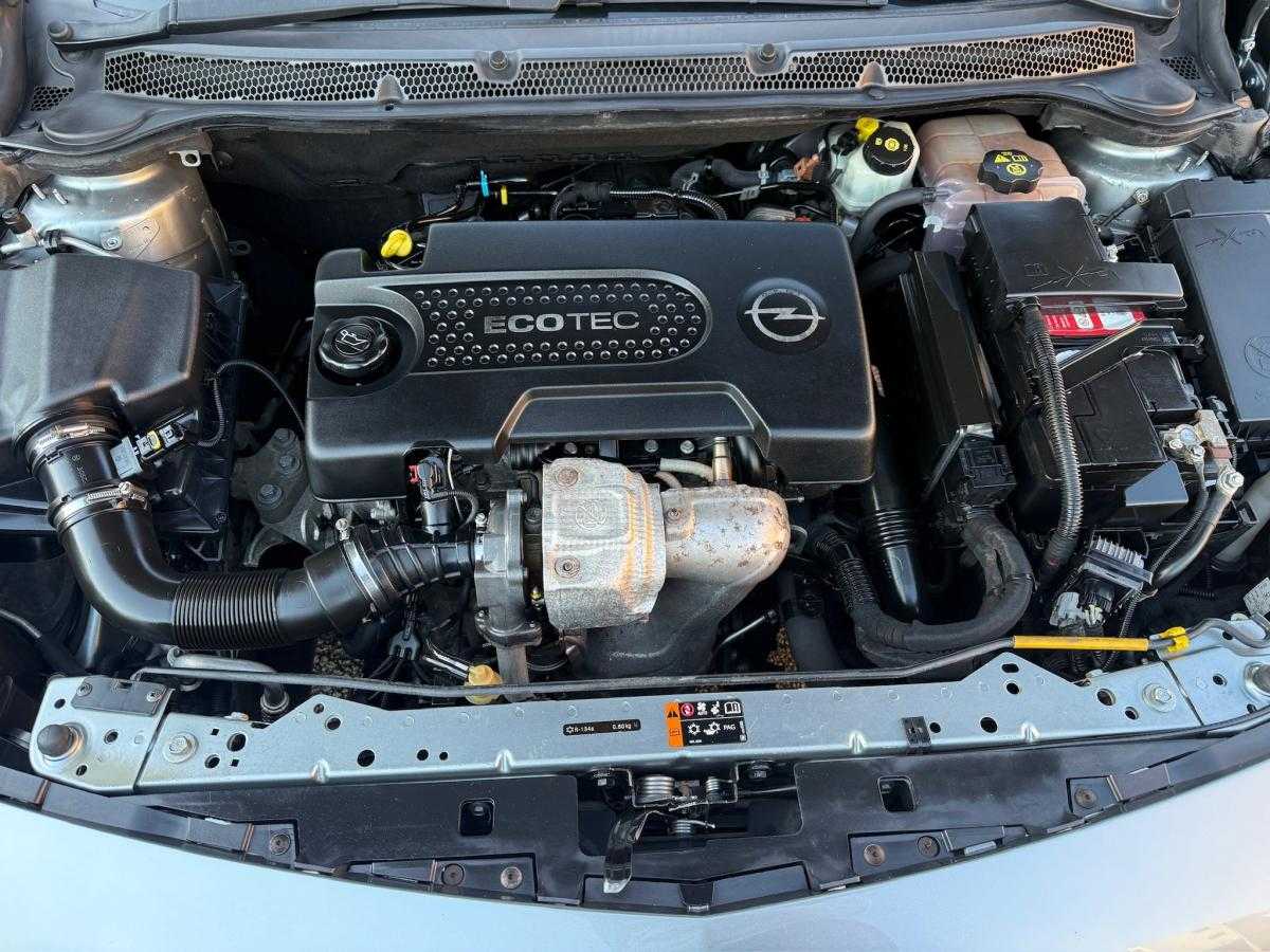 opel-astra-sport-tourer-2011-diesel-1248cc