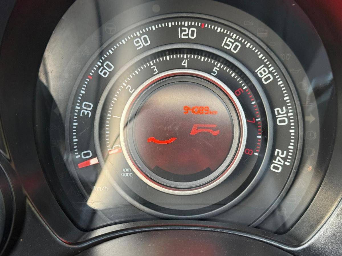 abarth-595c-2012-gasolina-1400cc