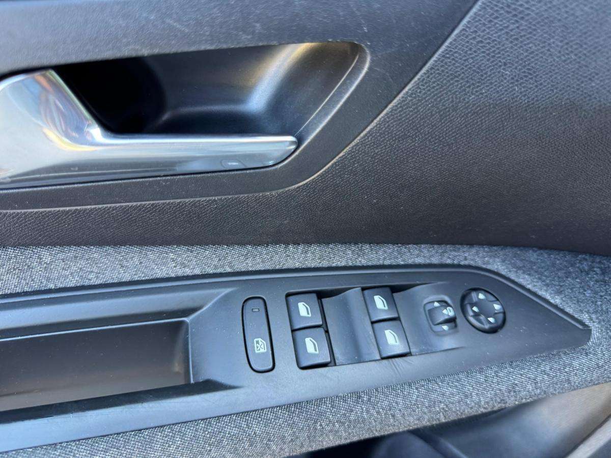 peugeot-3008-2018-diesel-1499cc