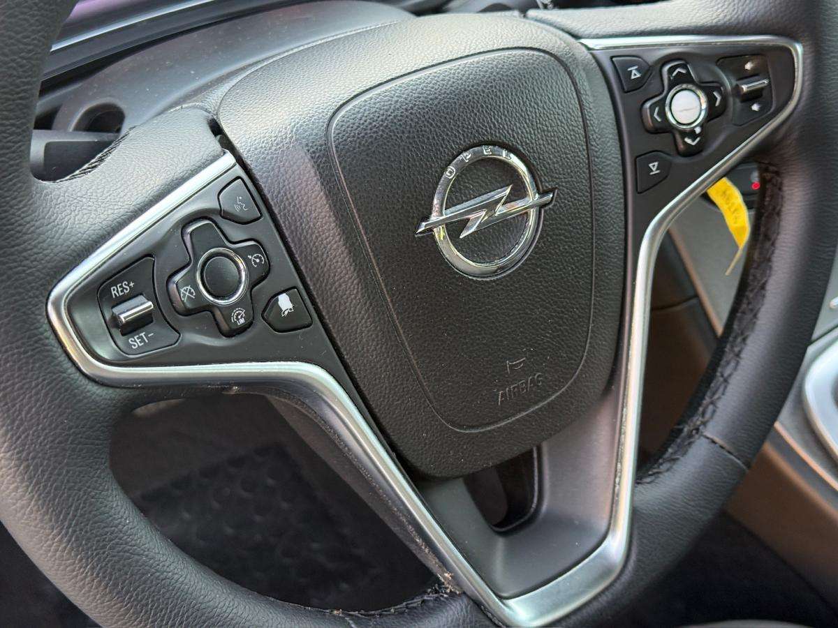opel-insignia-sports-tourer-2019-diesel-1956cc
