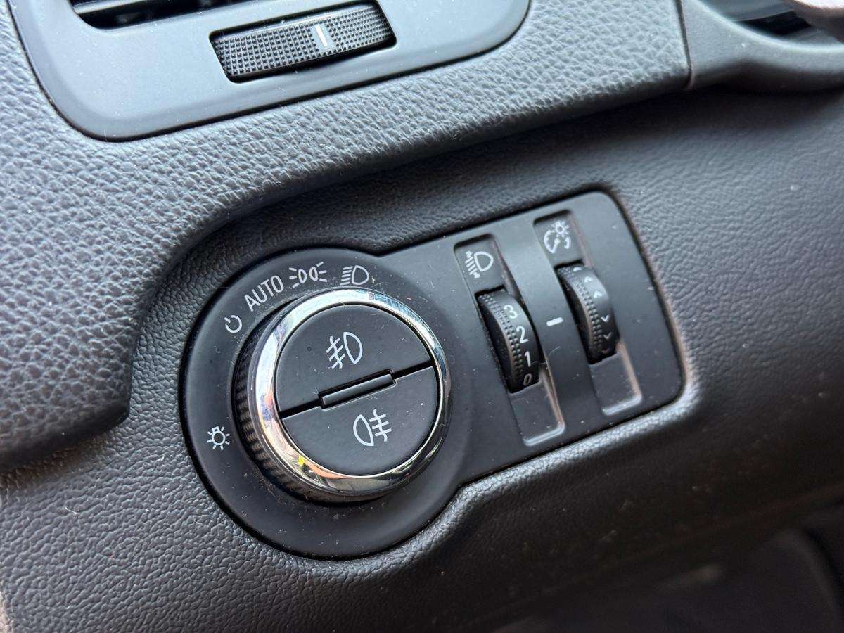 opel-insignia-sports-tourer-2019-diesel-1956cc