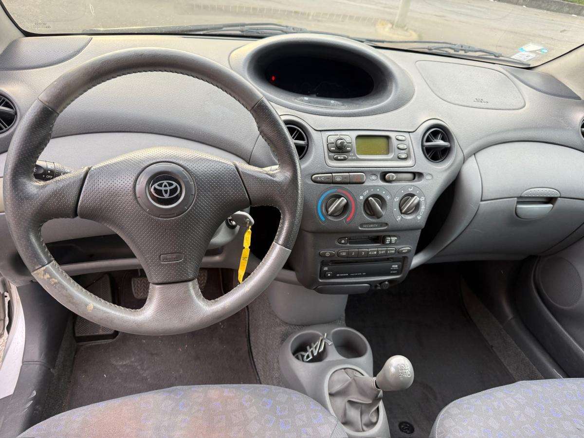 toyota-yaris-2002-gasolina-998cc