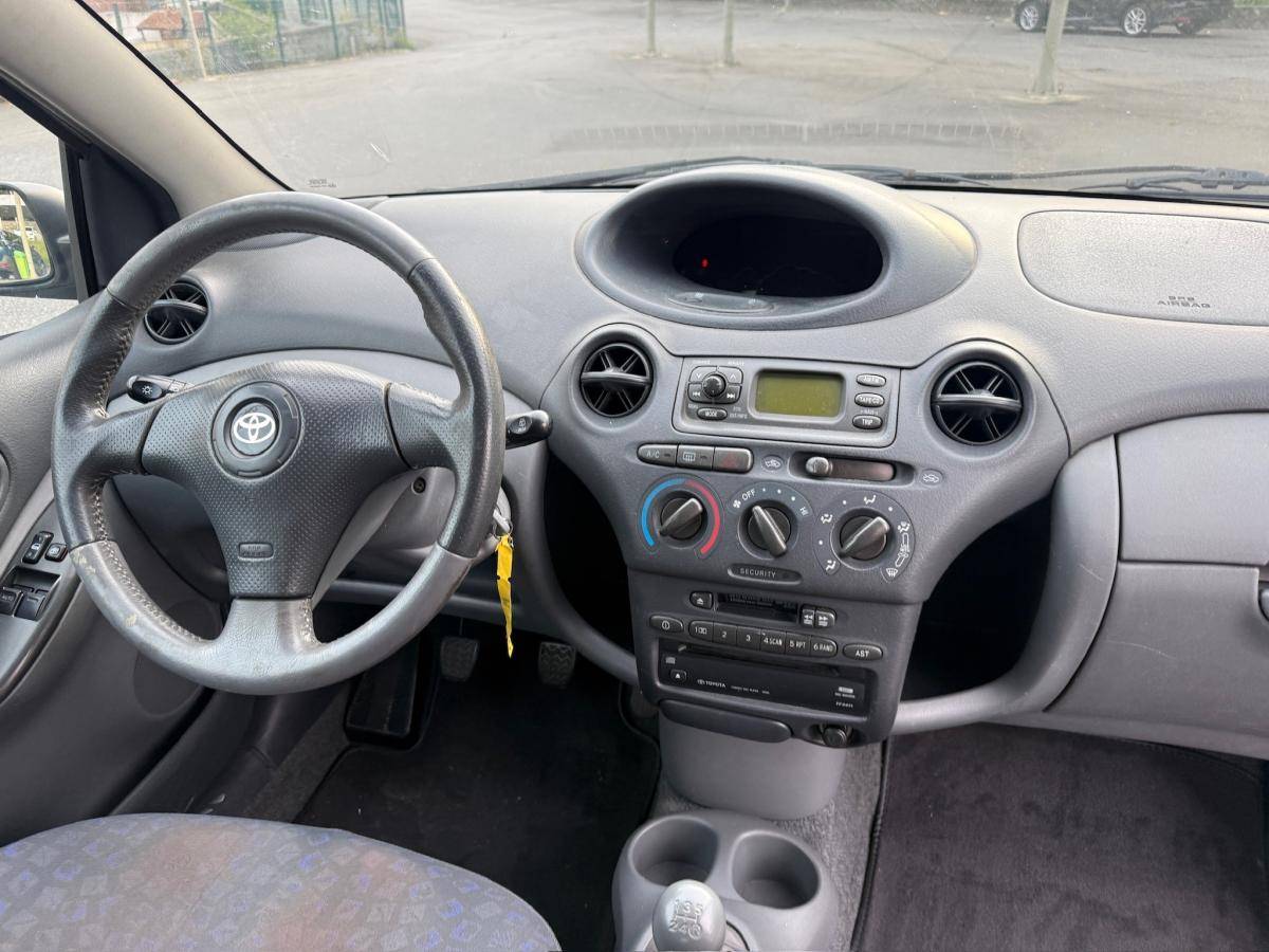 toyota-yaris-2002-gasolina-998cc