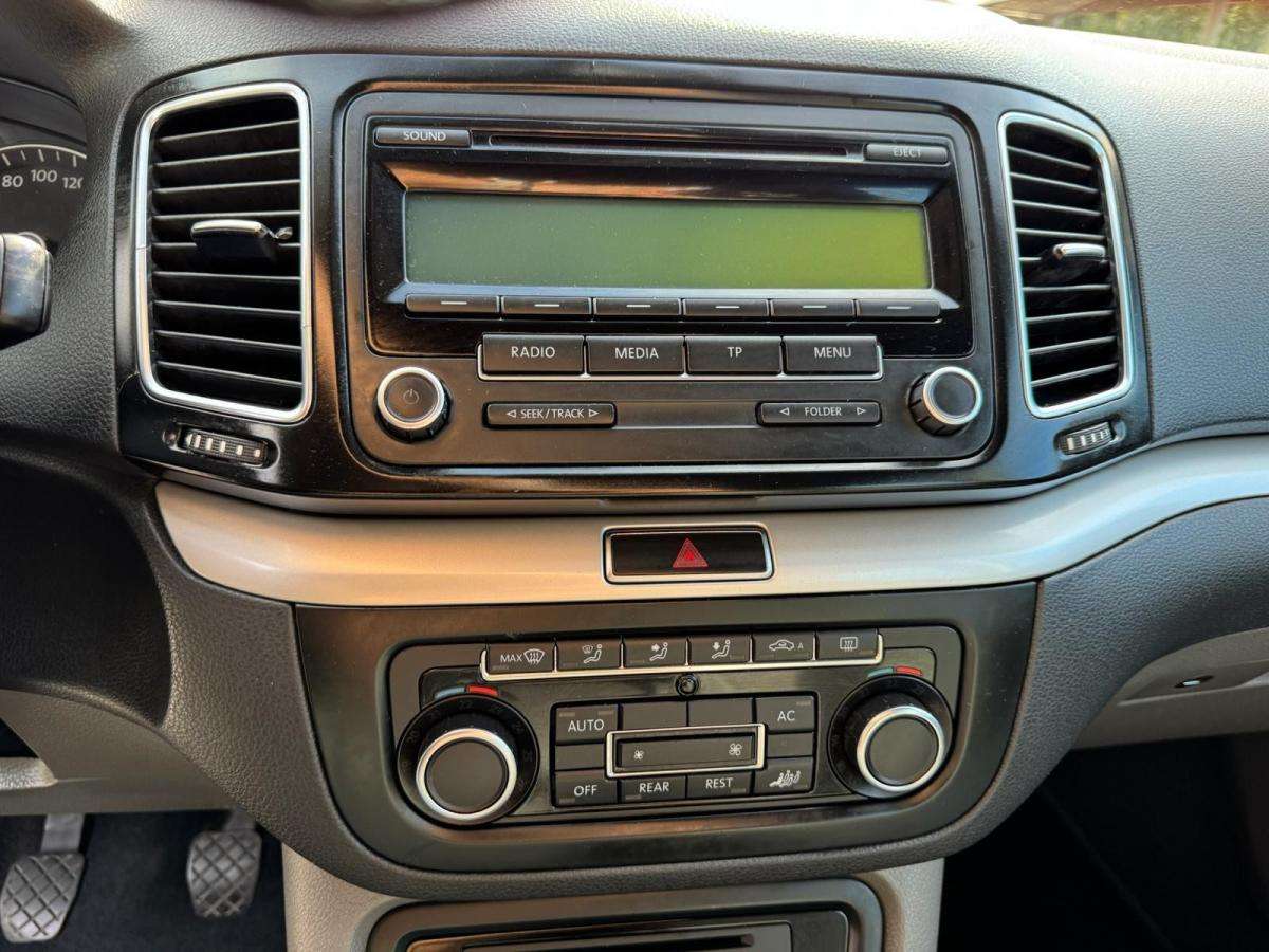 volkswagen-sharan-2011-diesel-1968cc