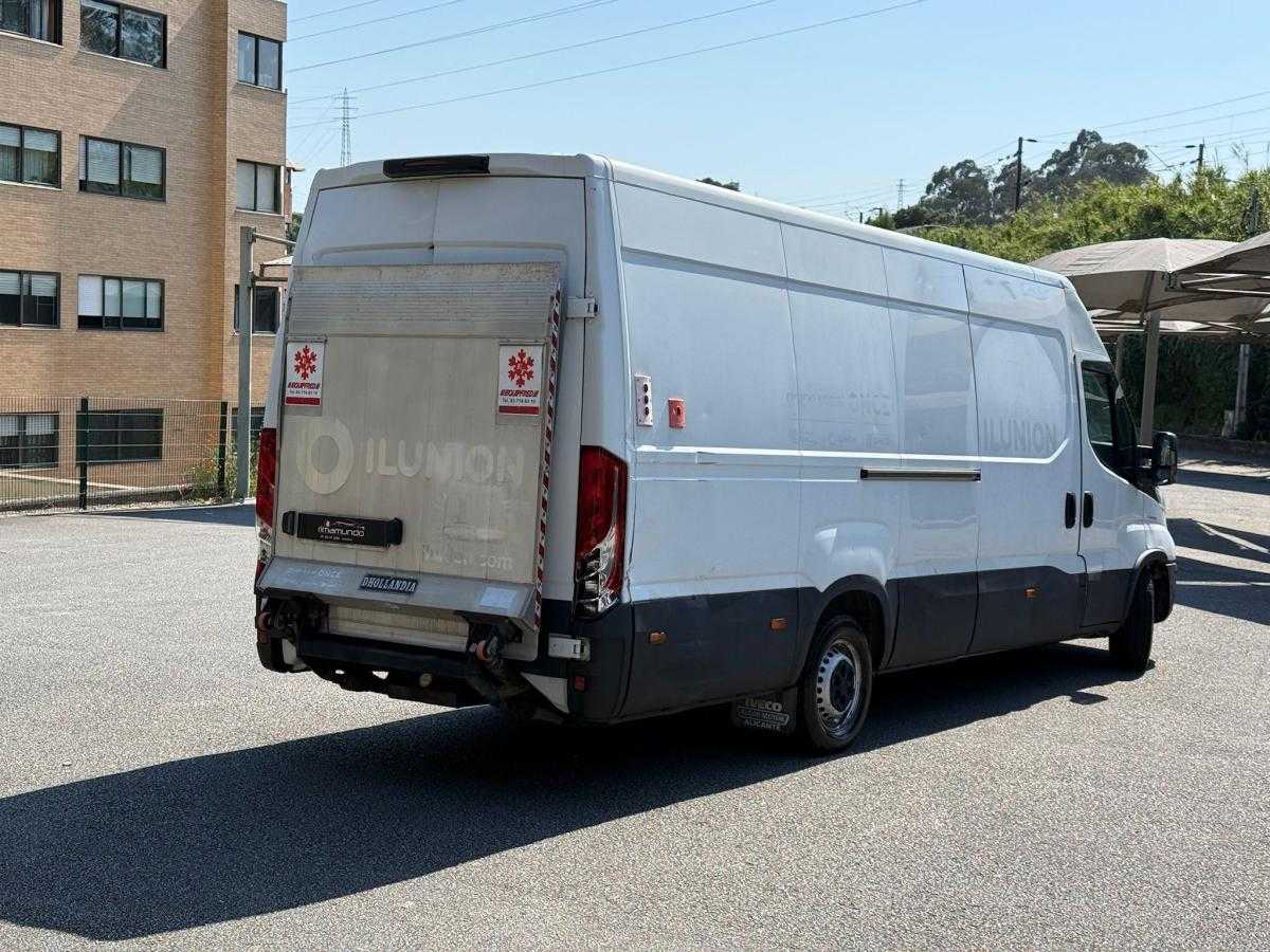 iveco-daily-2021-diesel-2998cc