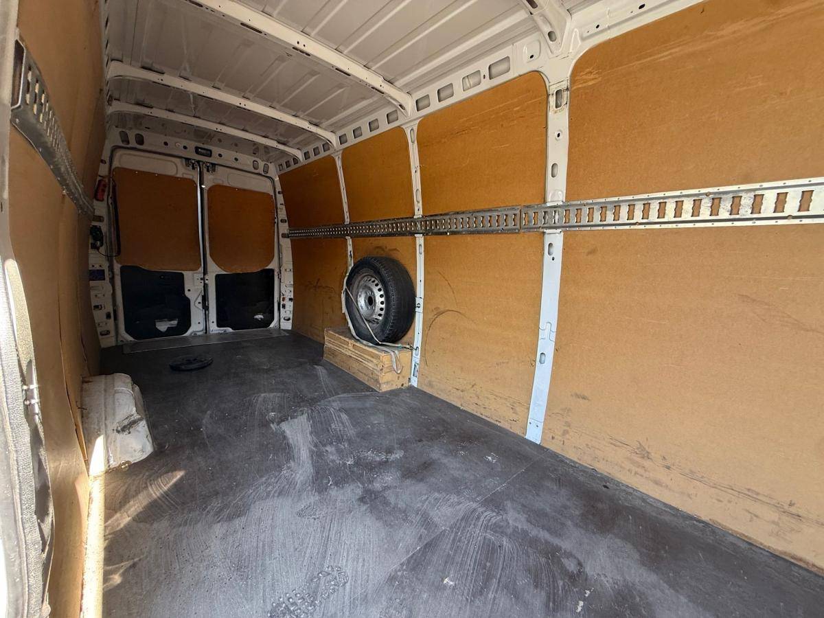 iveco-daily-2021-diesel-2998cc