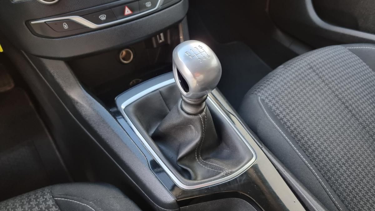 peugeot-308-sw-2018-diesel-1499cc