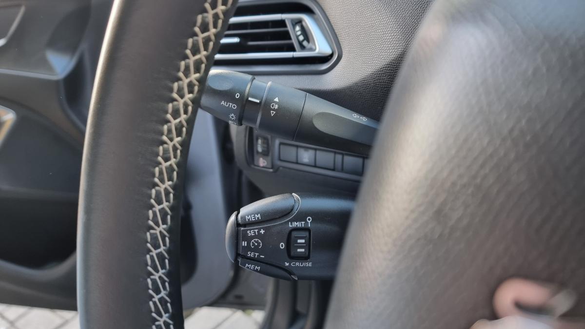 peugeot-308-sw-2018-diesel-1499cc