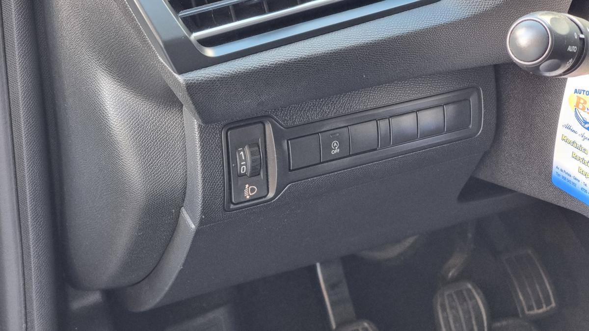 peugeot-308-sw-2018-diesel-1499cc