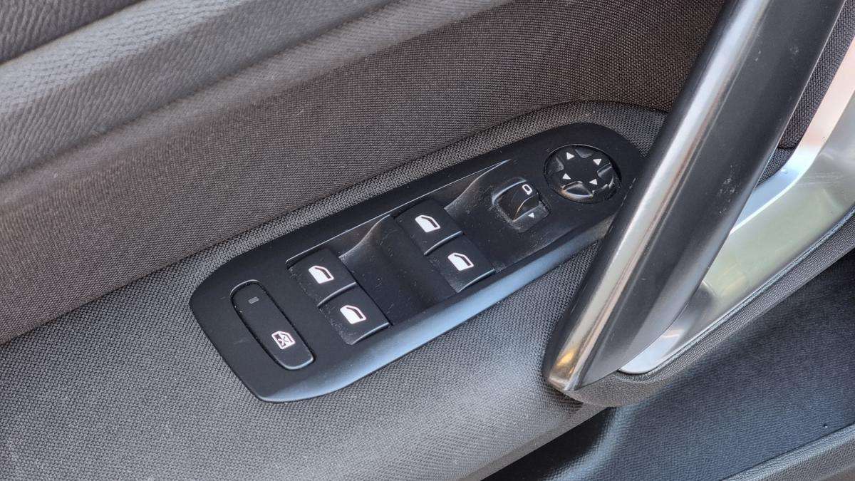 peugeot-308-sw-2018-diesel-1499cc