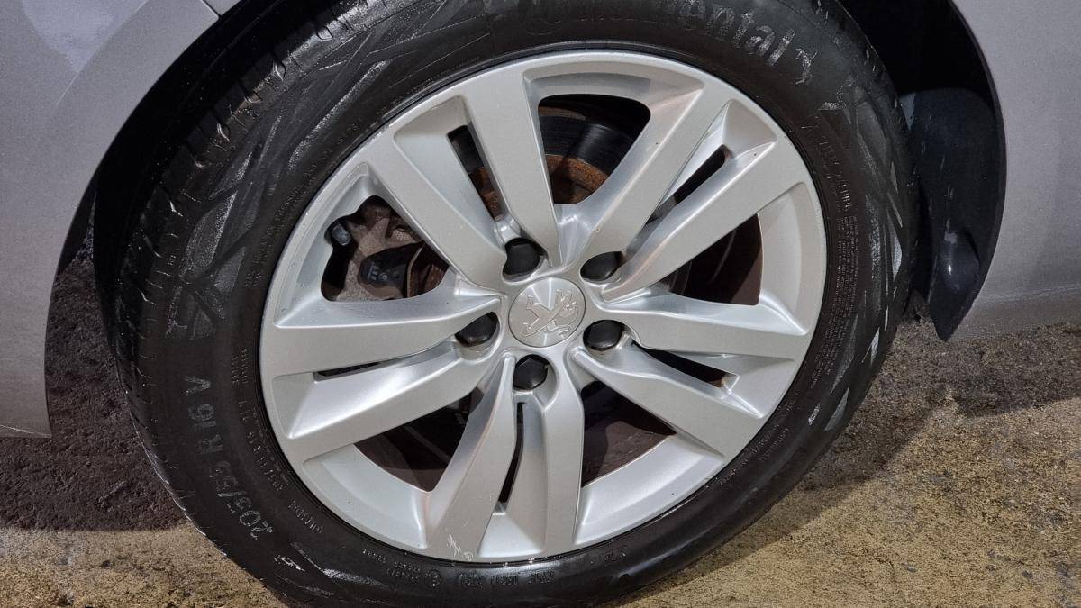 peugeot-308-sw-2018-diesel-1499cc