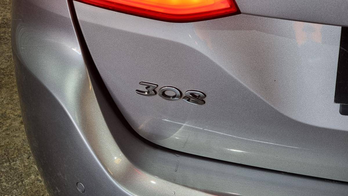 peugeot-308-sw-2018-diesel-1499cc