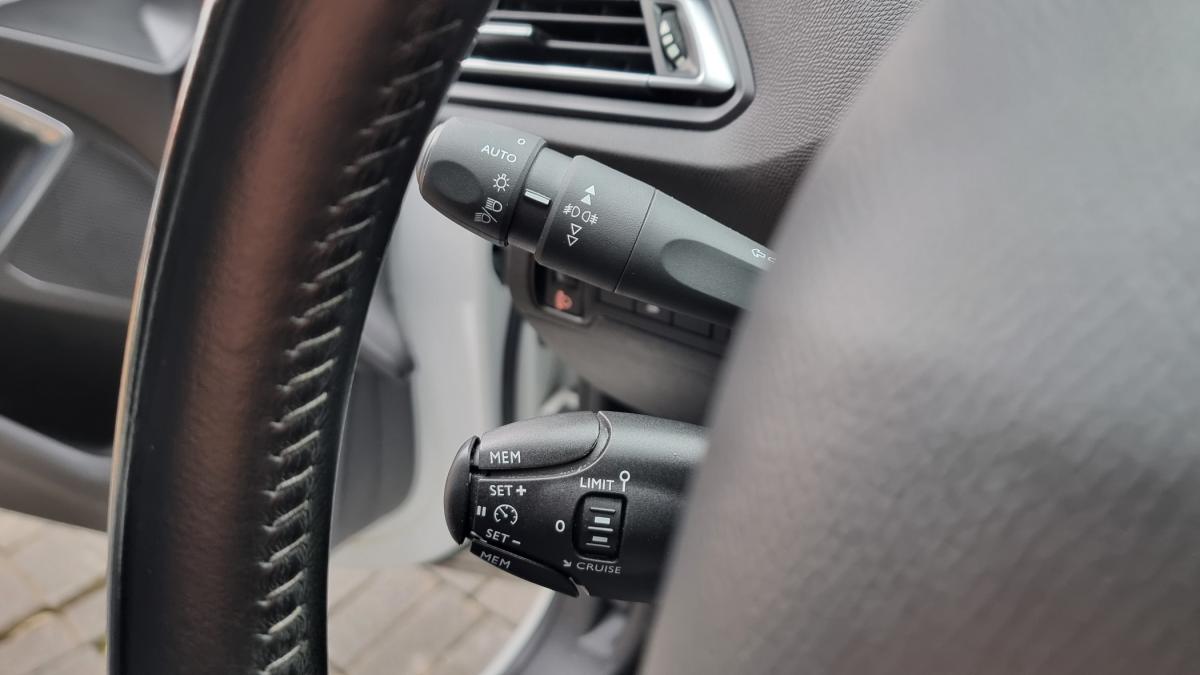 peugeot-308-2018-diesel-1499cc