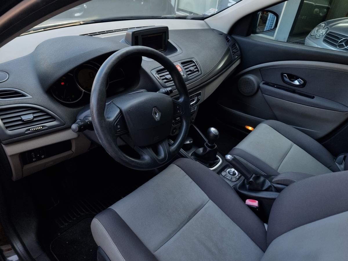 renault-megane-sport-tourer-2010-diesel-1461cc