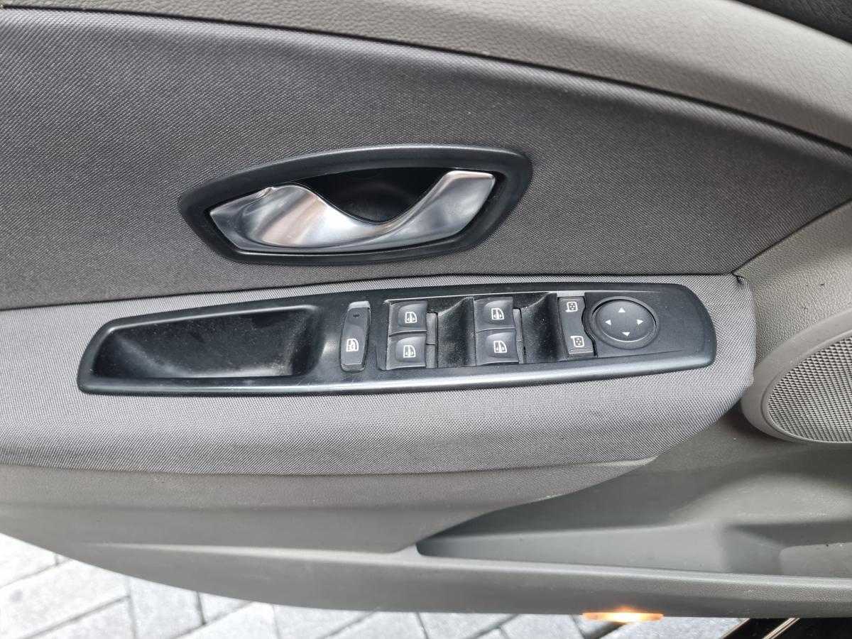 renault-megane-sport-tourer-2010-diesel-1461cc