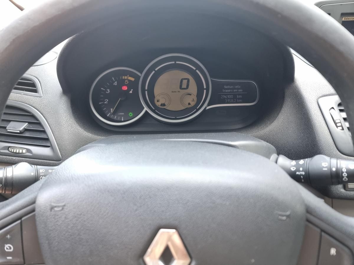 renault-megane-sport-tourer-2010-diesel-1461cc