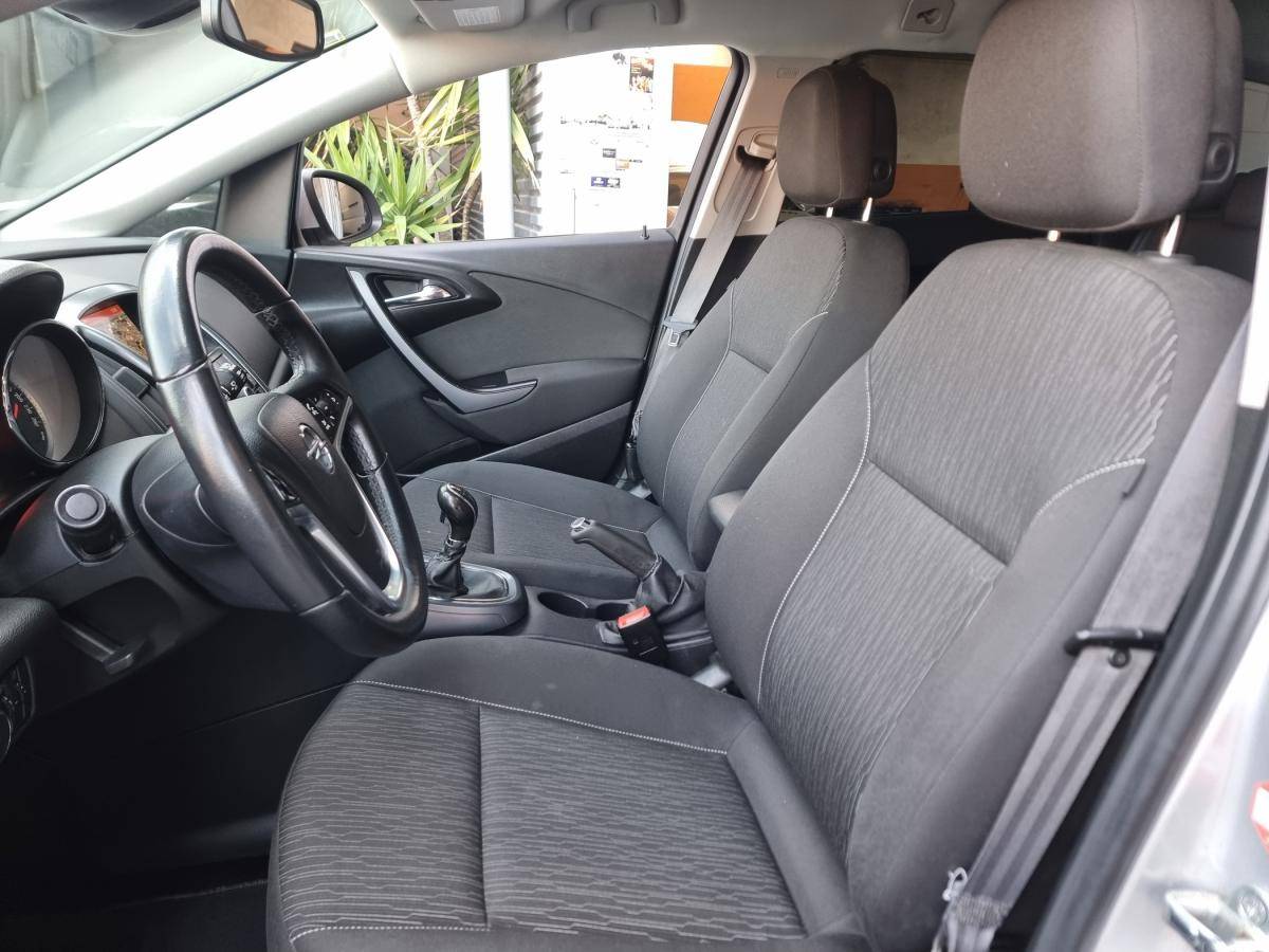 opel-astra-sport-tourer-2015-diesel-1598cc