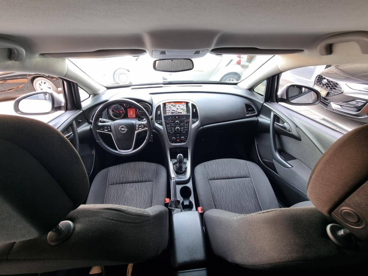 opel-astra-sport-tourer-2015-diesel-1598cc