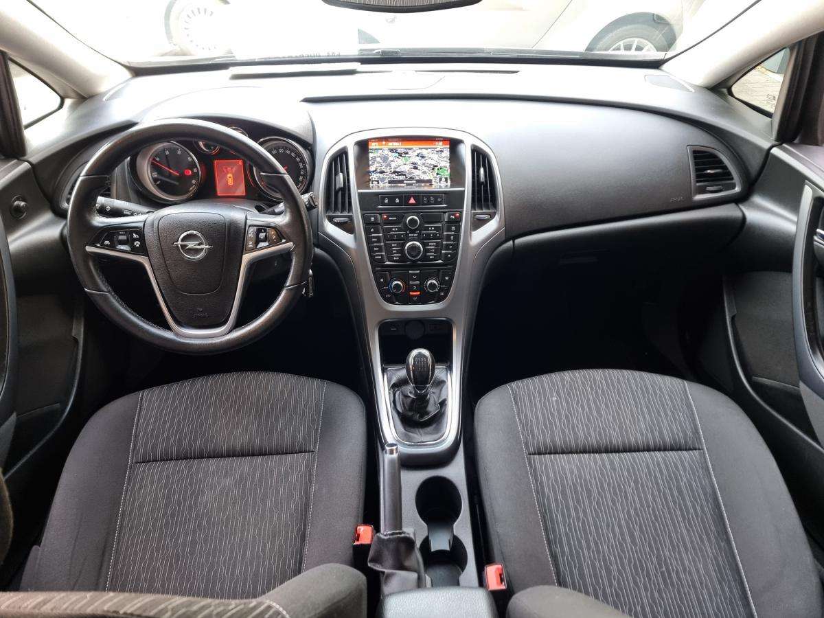 opel-astra-sport-tourer-2015-diesel-1598cc