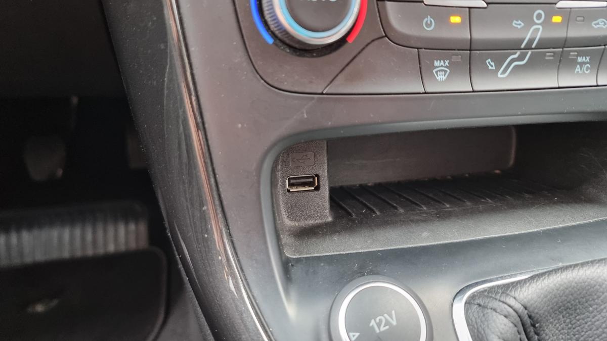 ford-focus-2016-gasolina-998cc