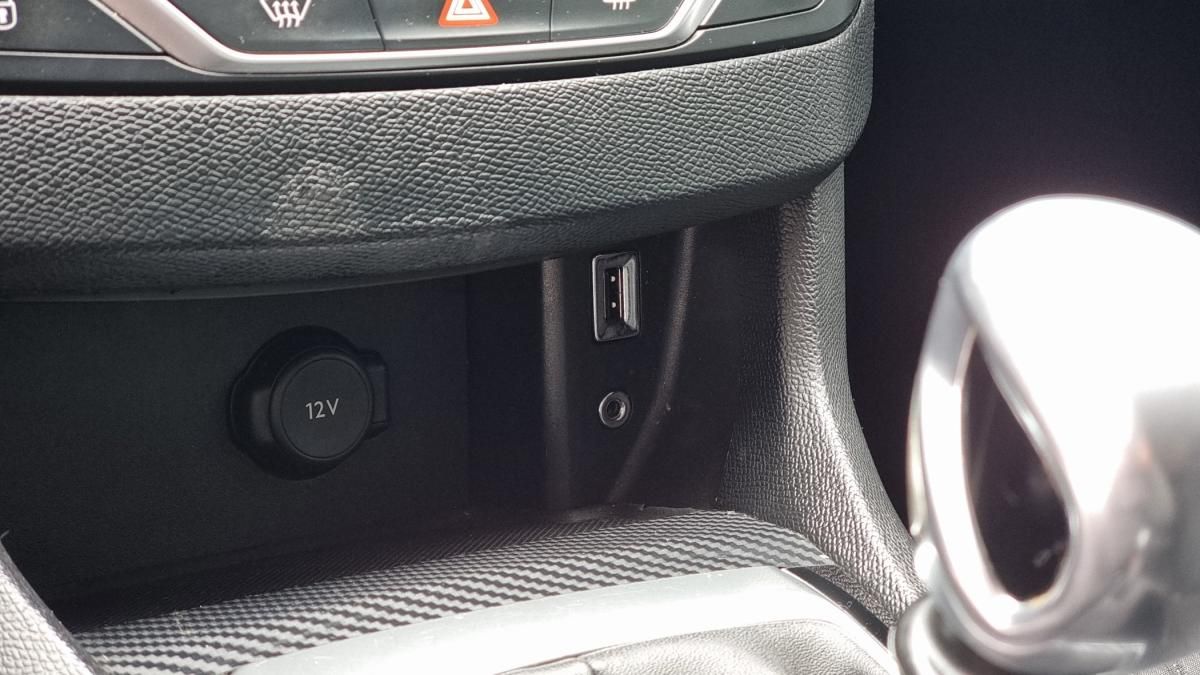 peugeot-308-sw-2015-diesel-1560cc