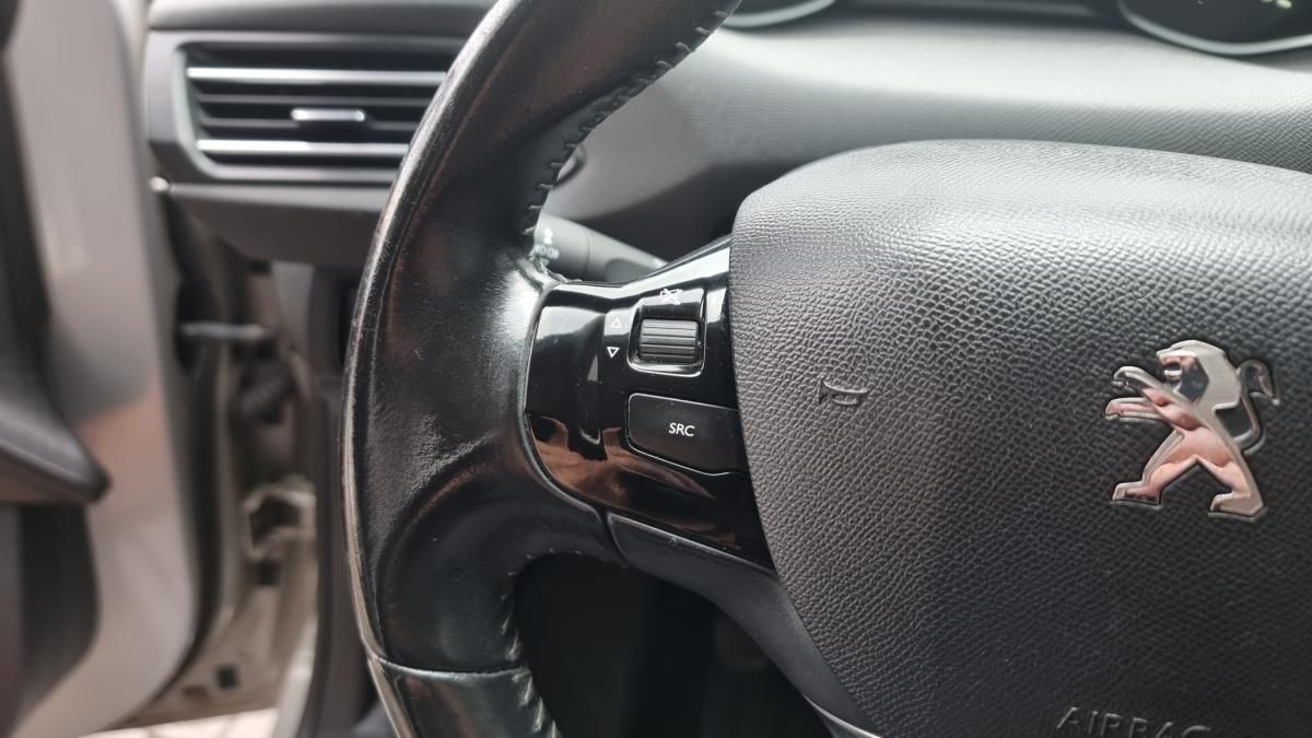 peugeot-308-sw-2015-diesel-1560cc