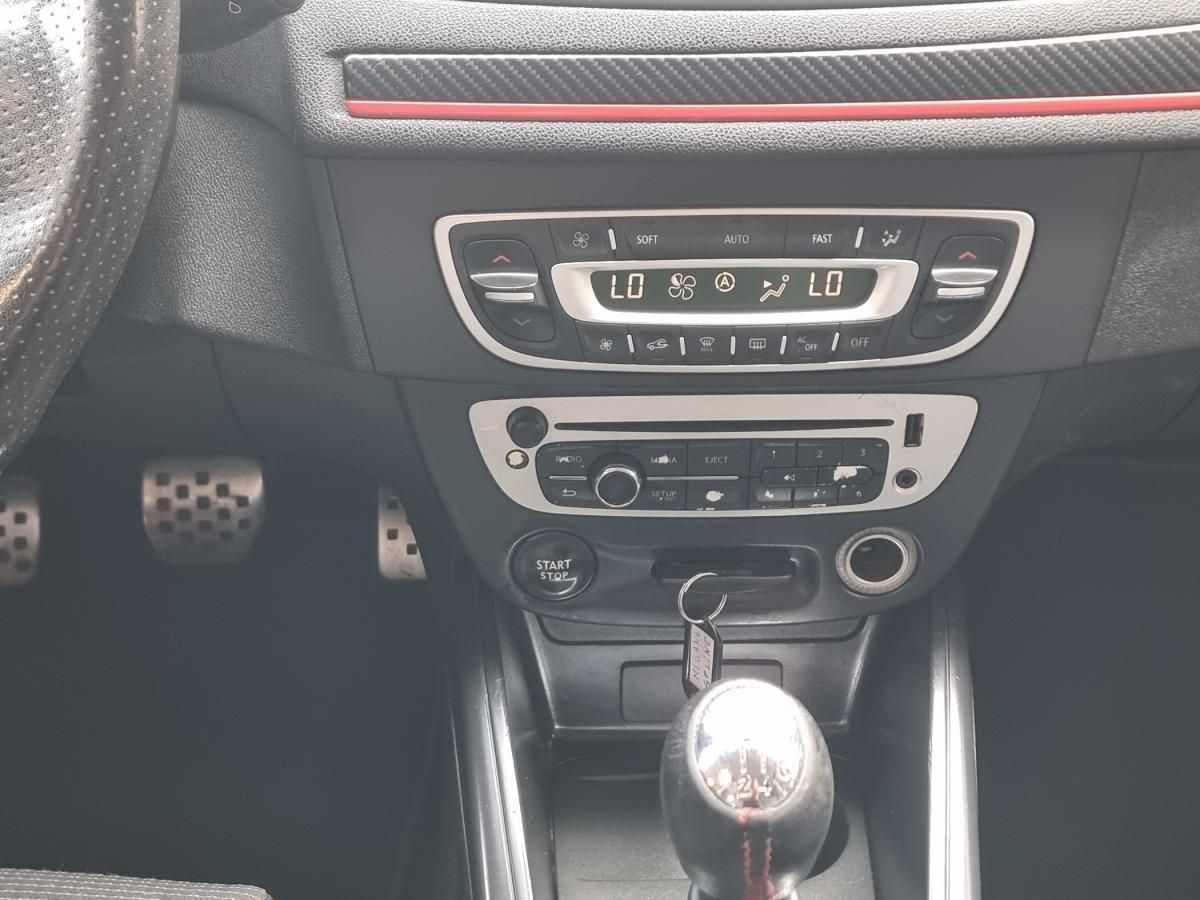 renault-megane-sport-tourer-2012-diesel-1461cc