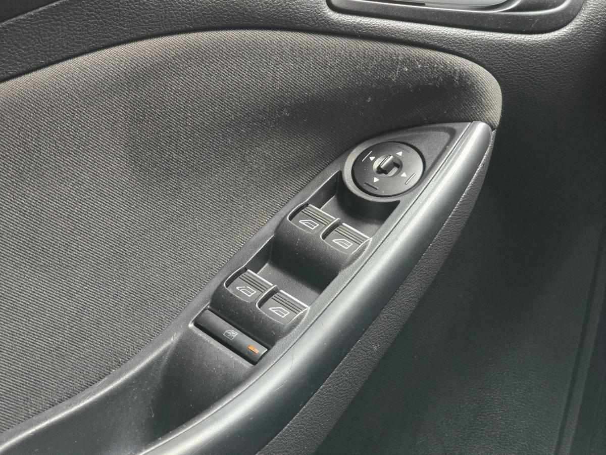 ford-focus-sw-2017-gasolina-998cc