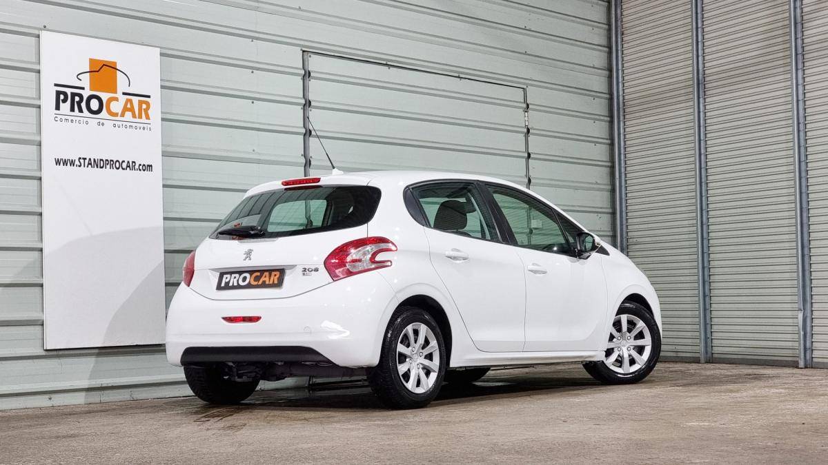 peugeot-208-2014-diesel-1560cc