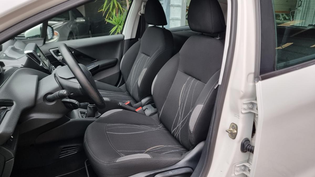 peugeot-208-2014-diesel-1560cc