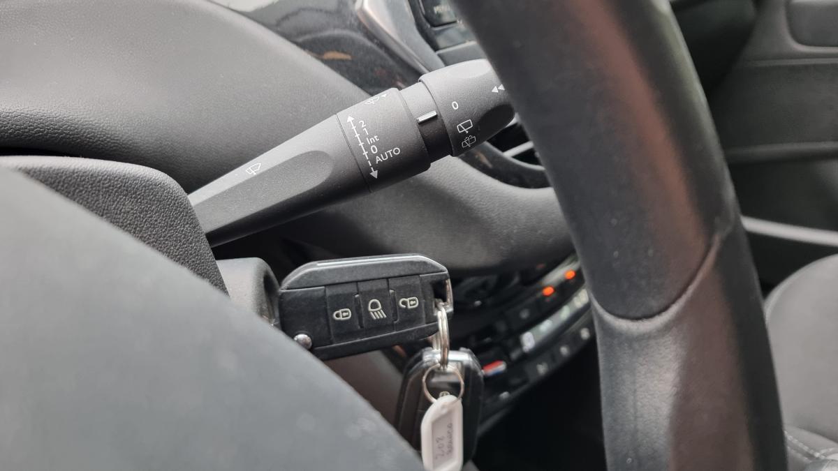 peugeot-208-2014-diesel-1560cc
