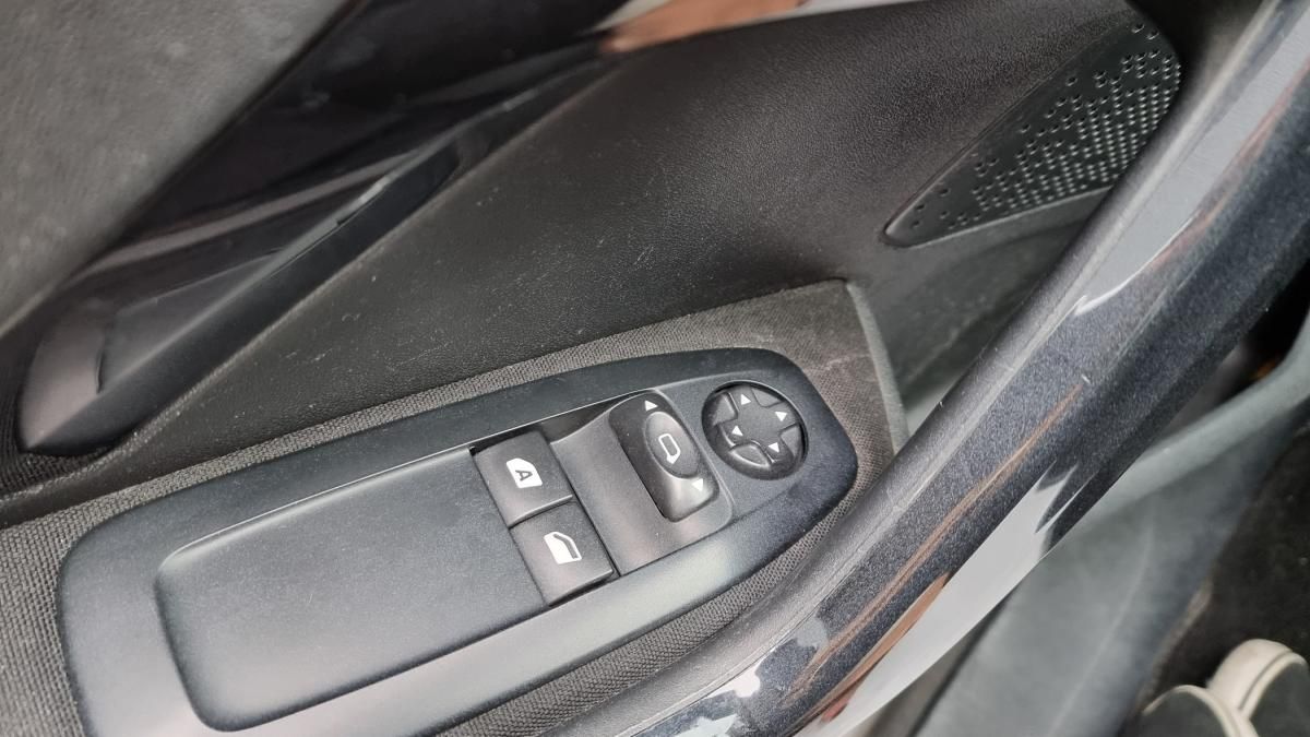 peugeot-208-2014-diesel-1560cc