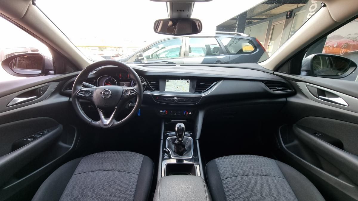 opel-insignia-sports-tourer-2019-diesel-1598cc