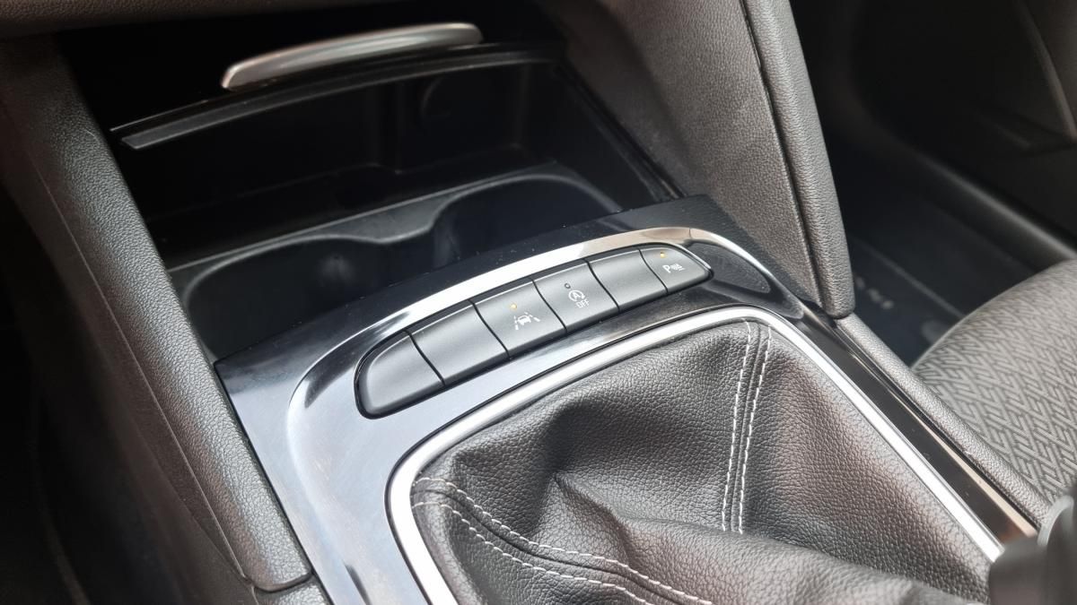 opel-insignia-sports-tourer-2019-diesel-1598cc