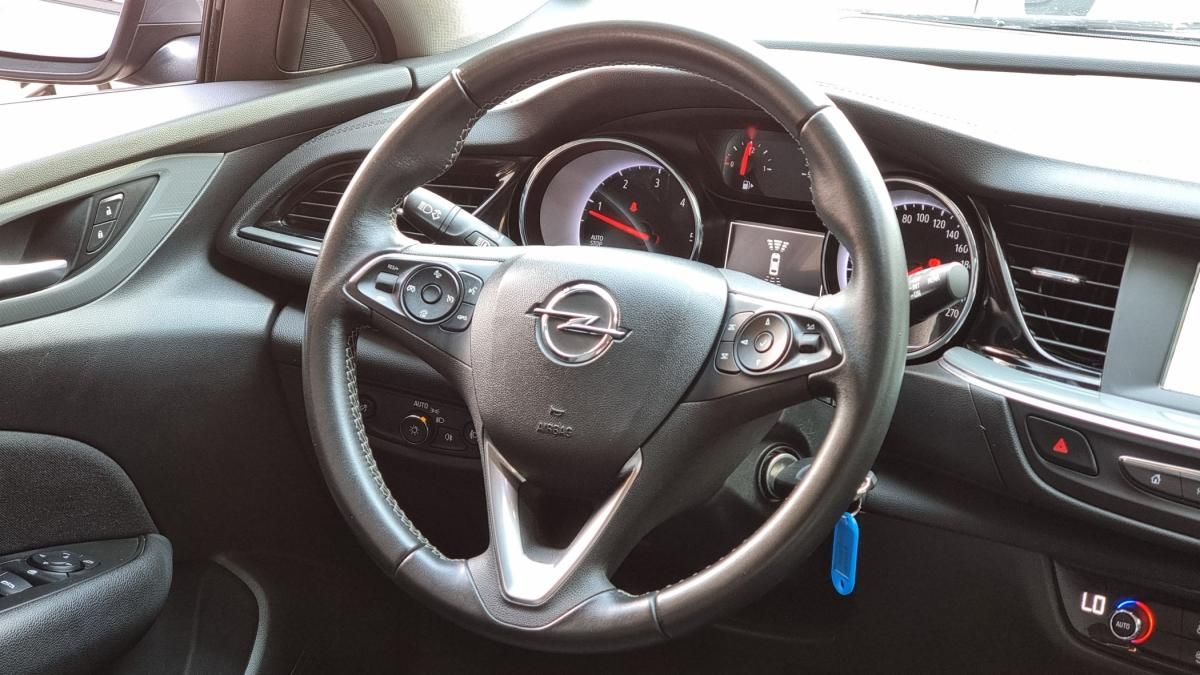 opel-insignia-sports-tourer-2019-diesel-1598cc