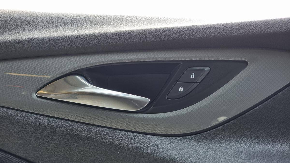 opel-insignia-sports-tourer-2019-diesel-1598cc