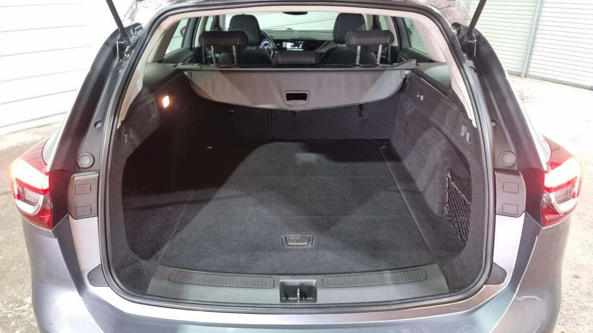 opel-insignia-sports-tourer-2019-diesel-1598cc