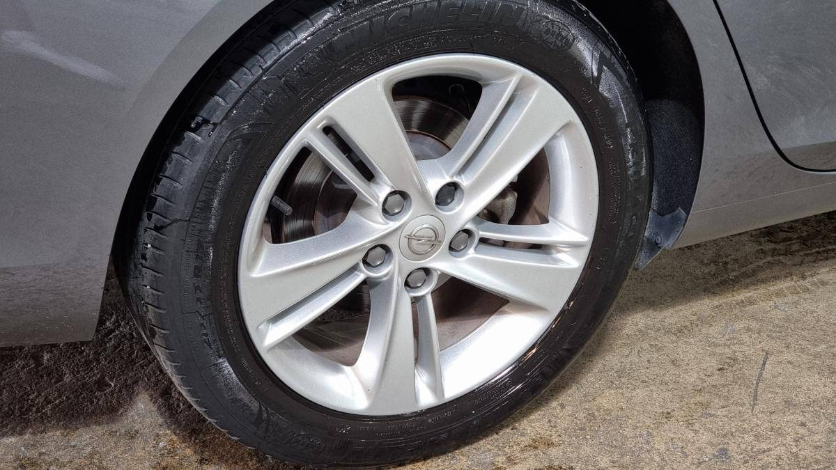 opel-insignia-sports-tourer-2019-diesel-1598cc