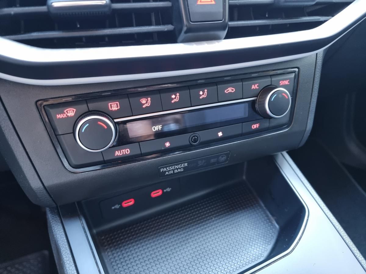 seat-ibiza-2023-gasolina-999cc