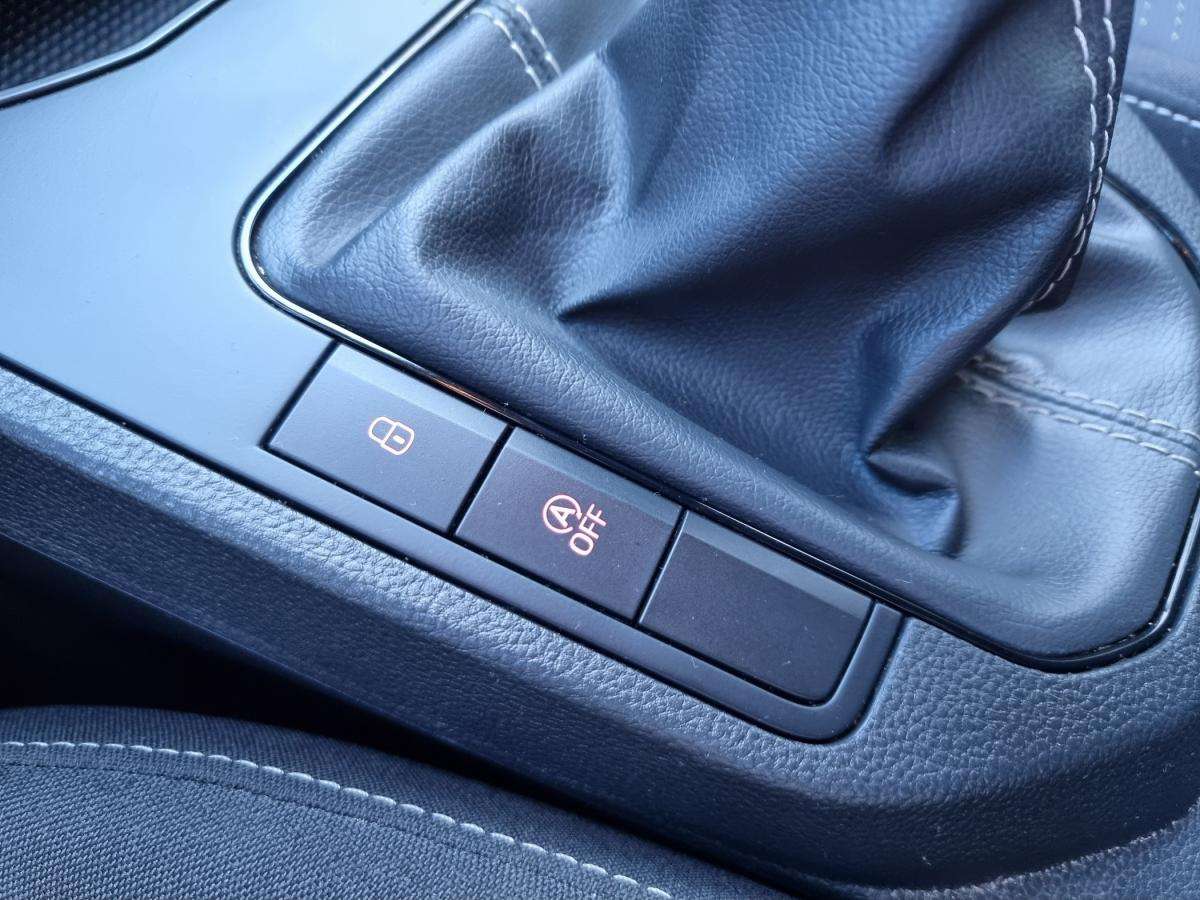 seat-ibiza-2023-gasolina-999cc