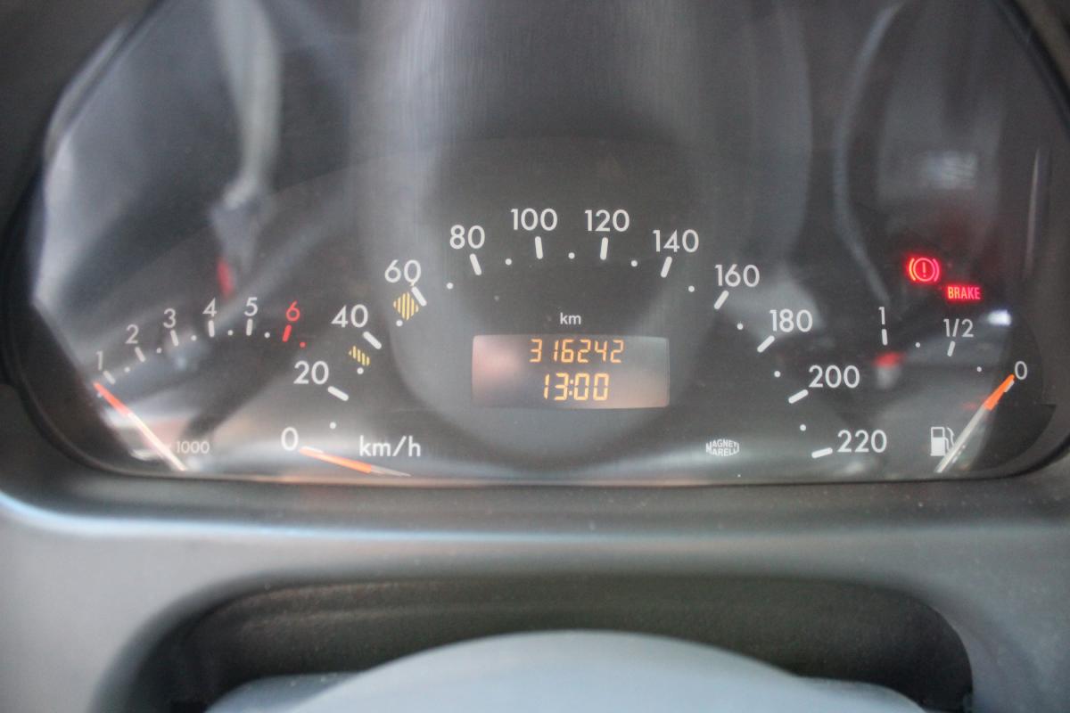 mercedes-benz-vaneo-2002-diesel-1689cc