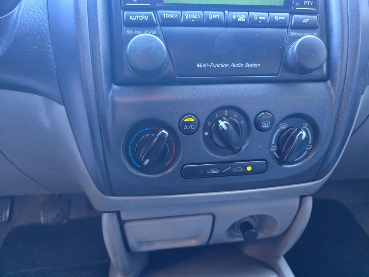 mazda-323-2003-gasolina-1324cc