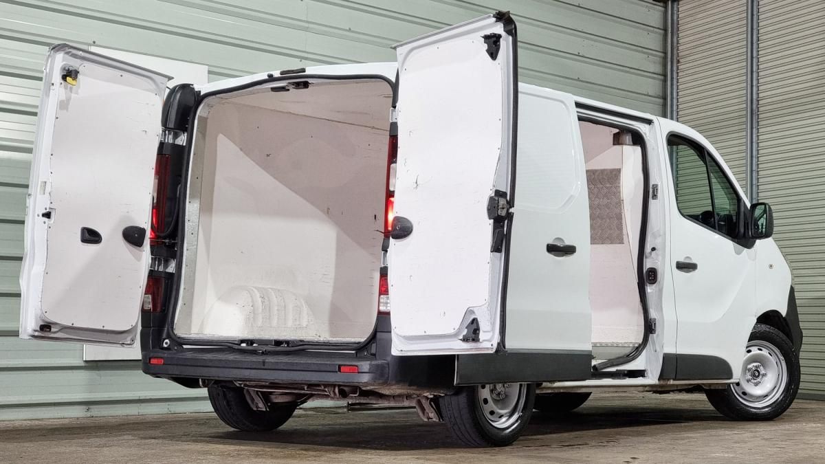 opel-vivaro-2018-diesel-1598cc