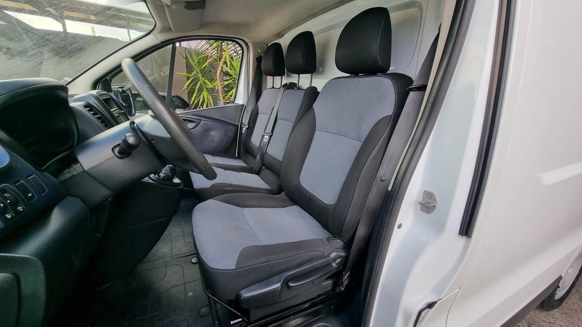 opel-vivaro-2018-diesel-1598cc